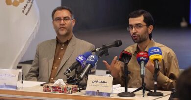 دکتر محمد آذین دبیر سومین دوره جایزه معلم